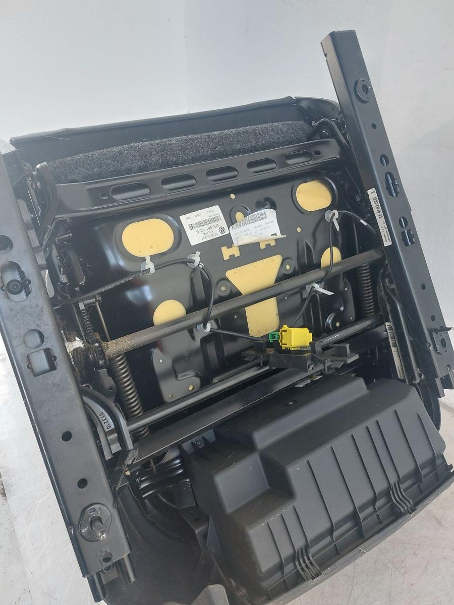 Skoda Roomster 5J Sitz vorn links Fahrersitz Stoff mit Muster ohne Heizung