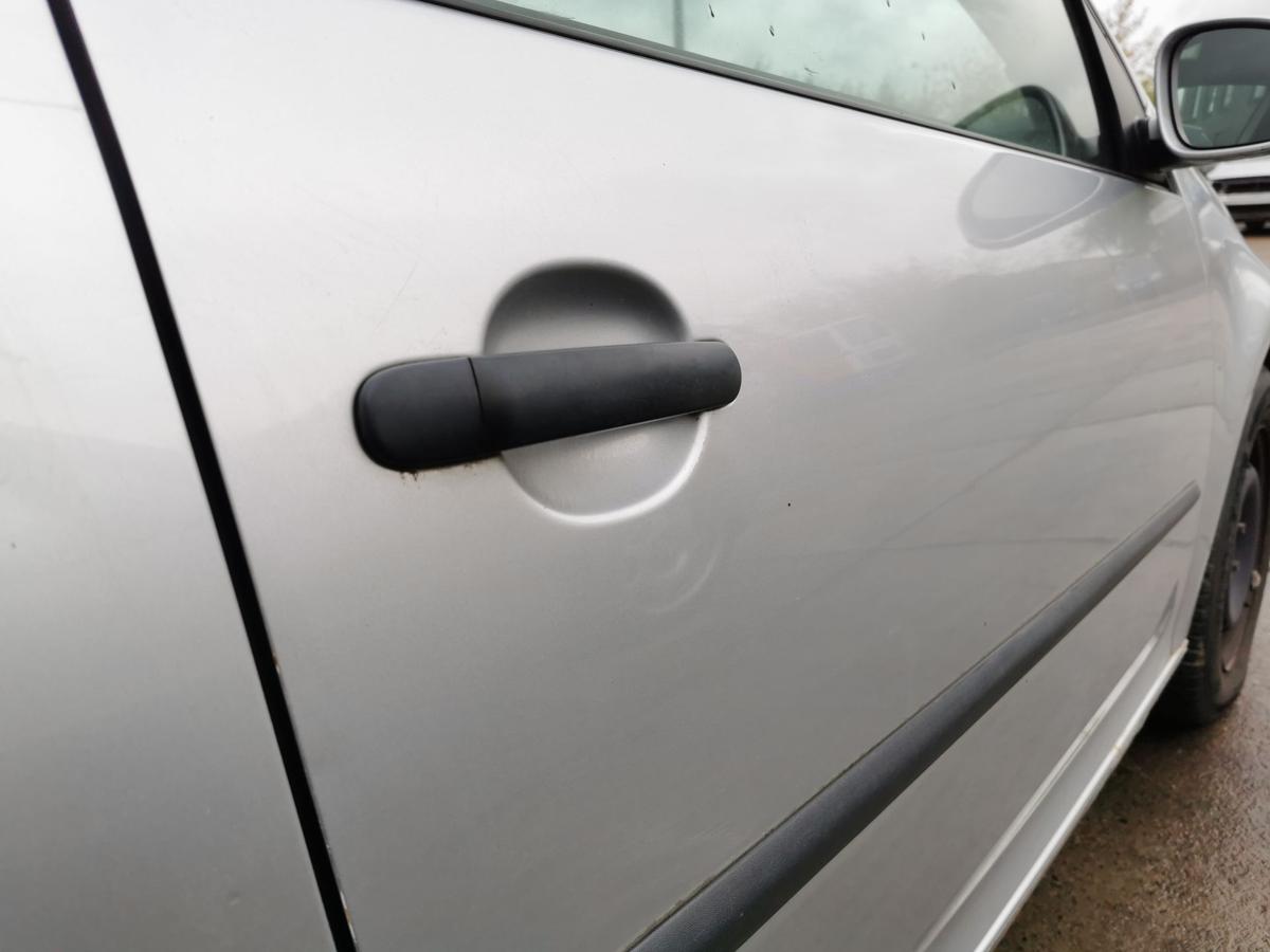 VW Golf V 5 Beifahrertür Tür Autotür vorn rechts Rohbau LA7W Reflexsilber 3Türer