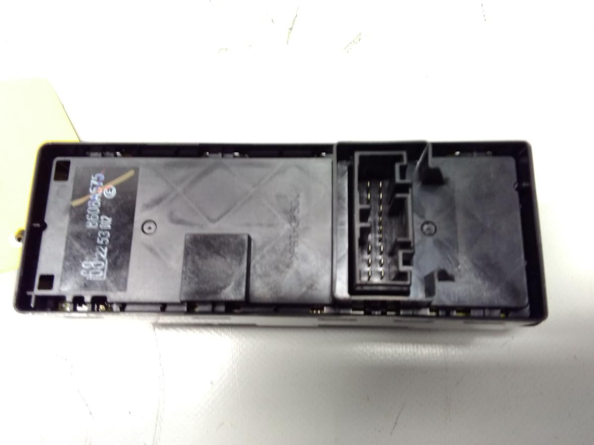 Mitsubishi Eclipse Cross original Schalter Fensterheber Fensterheberschalter links