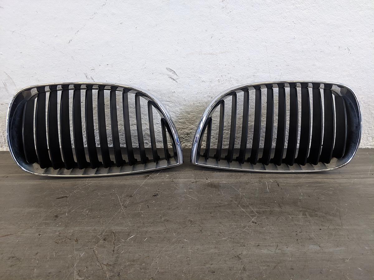 BMW 1er E87 Bj 06 Grill Nieren Frontgrill 511371286139 511371286149