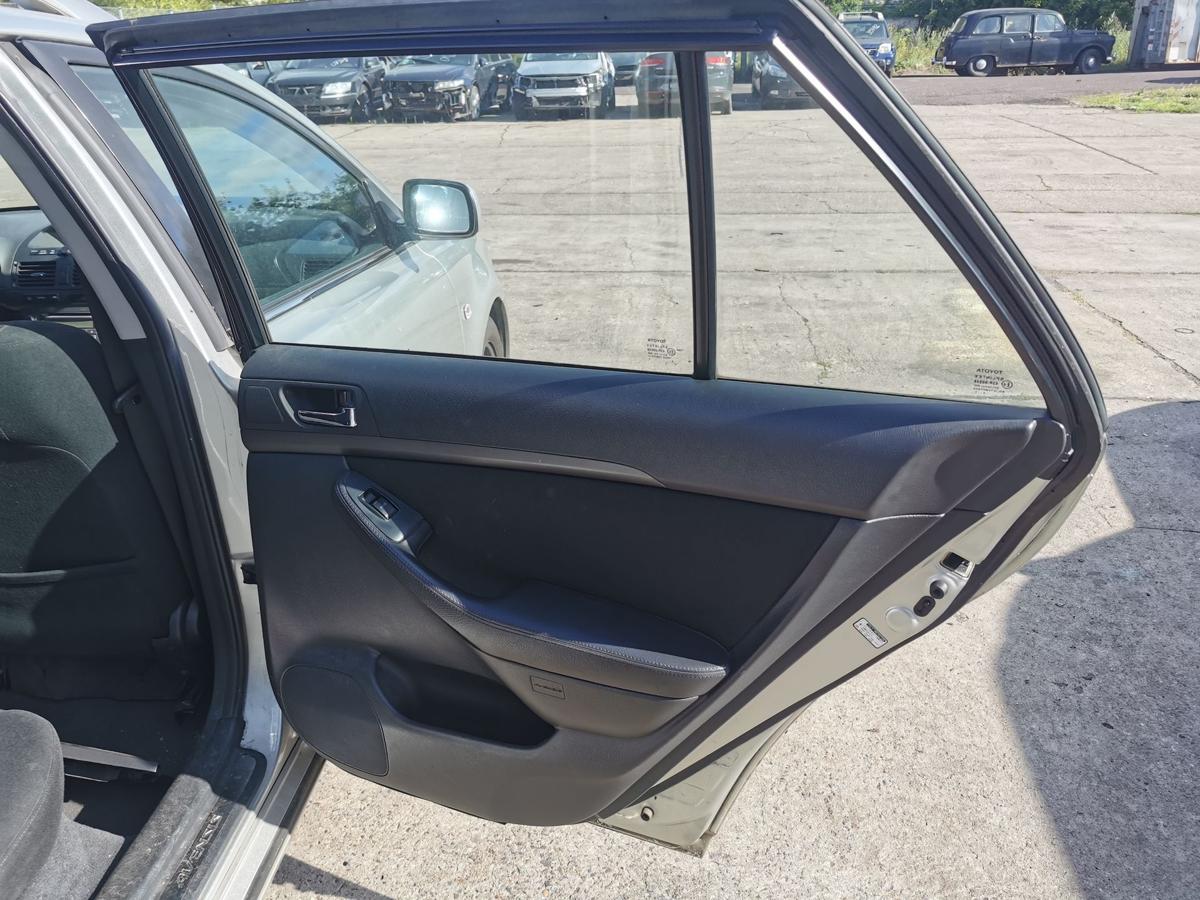 Toyota Avensis T25 Kombi Tür Autotür Fondtür hinten rechts 1C0 Radiant Silver