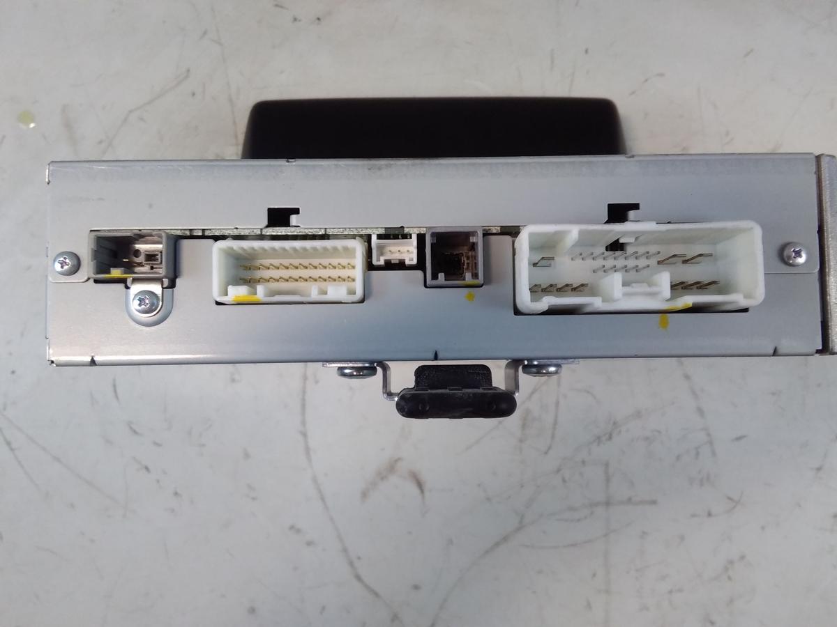 Mazda2 III DJ original Autoradio Display DB5H669R0 BJ2015 Mazda2 III DJ original Autoradio Display DB5H669R0 BJ2015