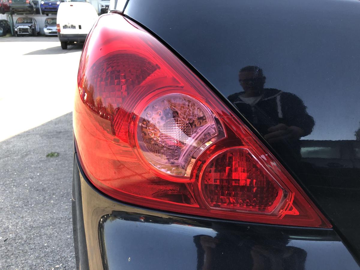 Nissan Tiida C11 R&uuml;ckleuchte links R&uuml;cklicht Heckleuchte 5trg R&uuml;ckscheinwerfer