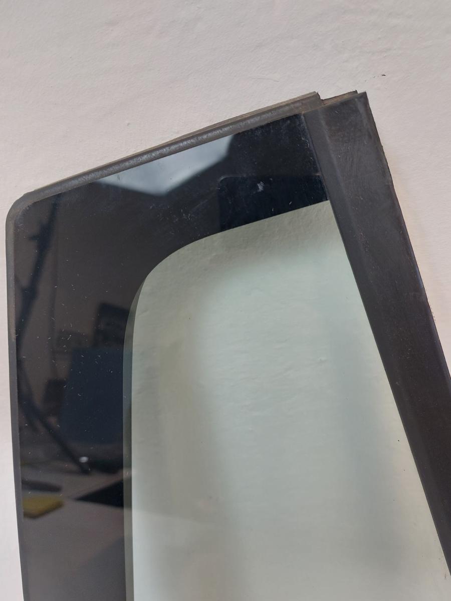 VW Golf 8 VIII CD Variant Dreieckscheibe T&uuml;r hinten rechts Kombi get&ouml;nt