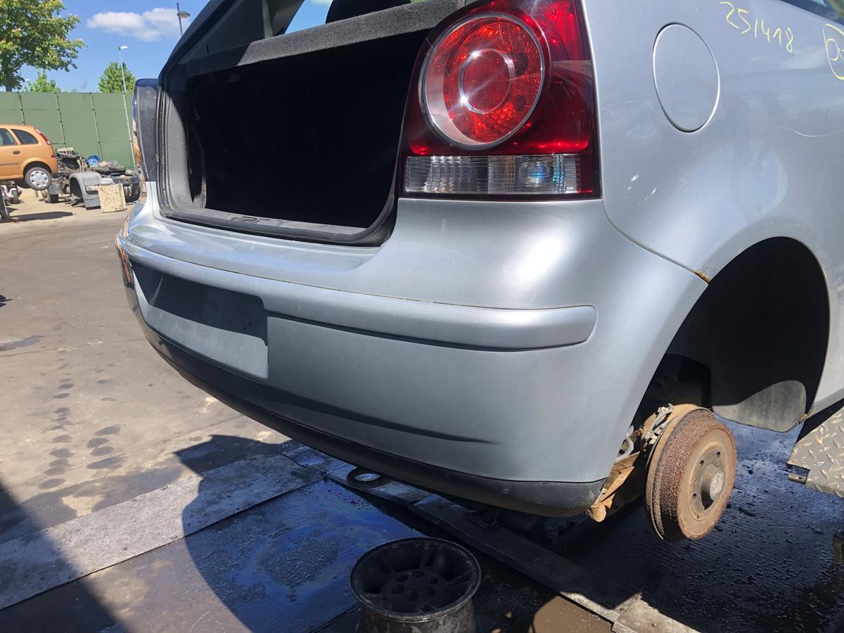 VW Polo 9N3 original Stoßstange Fänger hinten/Heck A7W Reflexsilber Bj 2005