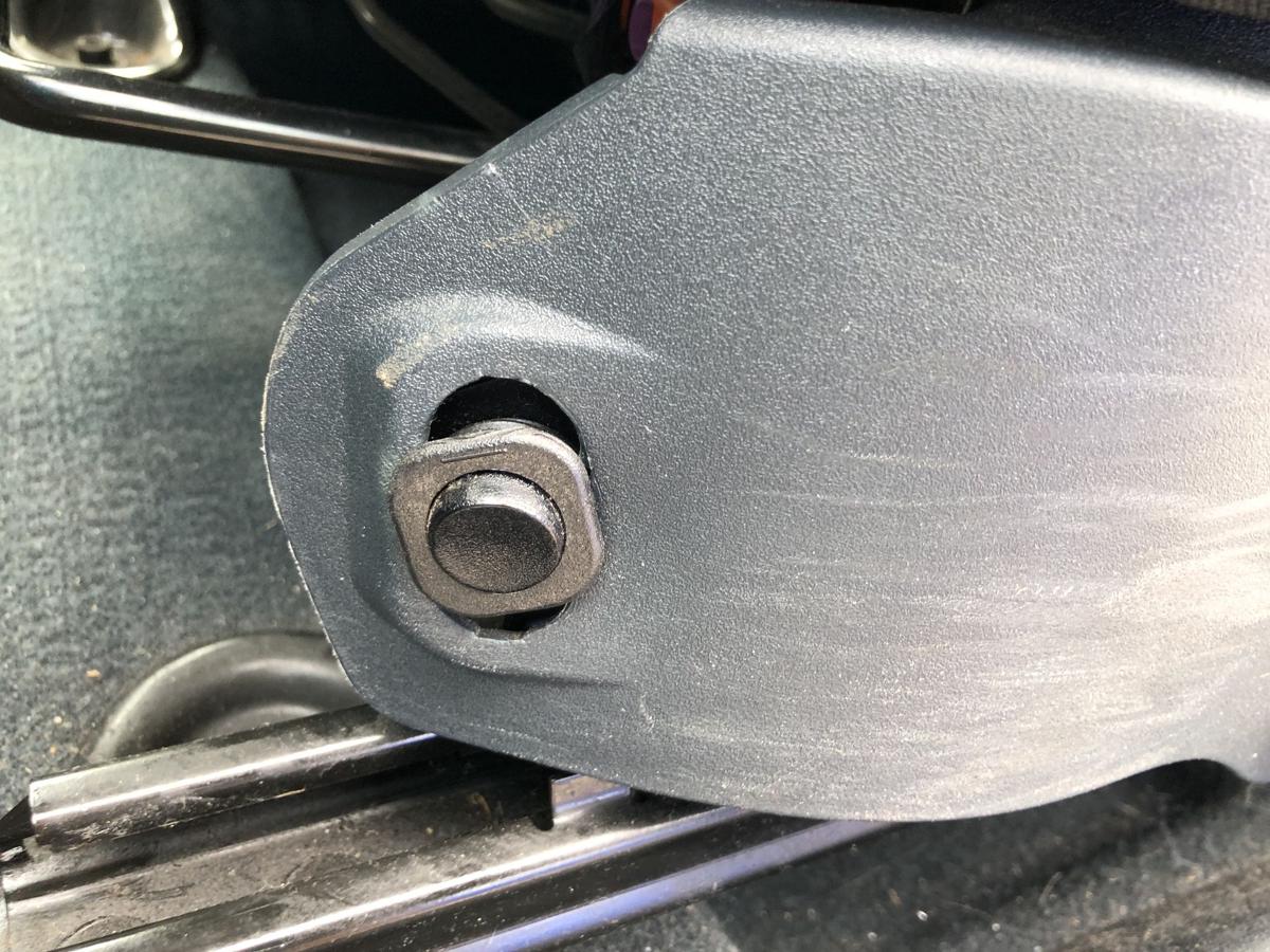 Ford KA RU8 Sitz vorn links Fahrersitz Stoff Heizung Höhenverstellung Autositz