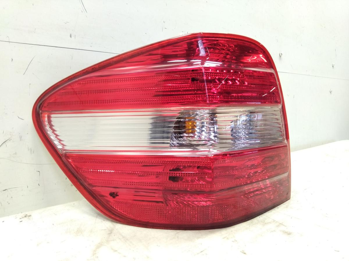 Mercedes ML164 original R&uuml;ckleuchte Heckleuchte Schlussleuchte links BJ2006