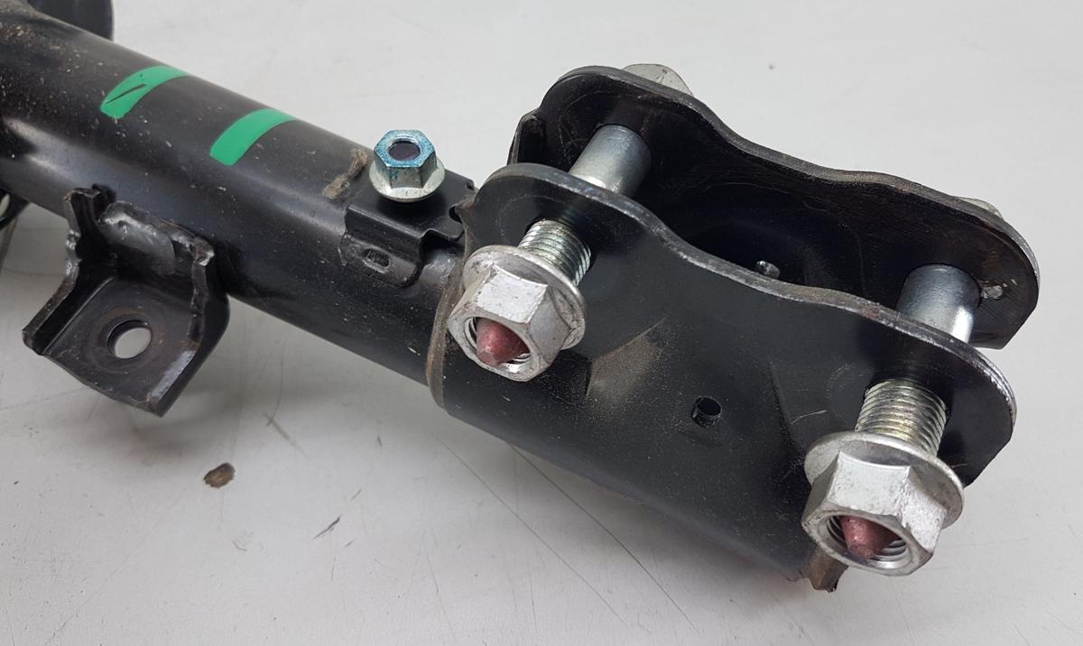 Mitsubishi Eclipse Cross Federbein vorn rechts Bj2023 54302W080P 2,4 72kw Allrad