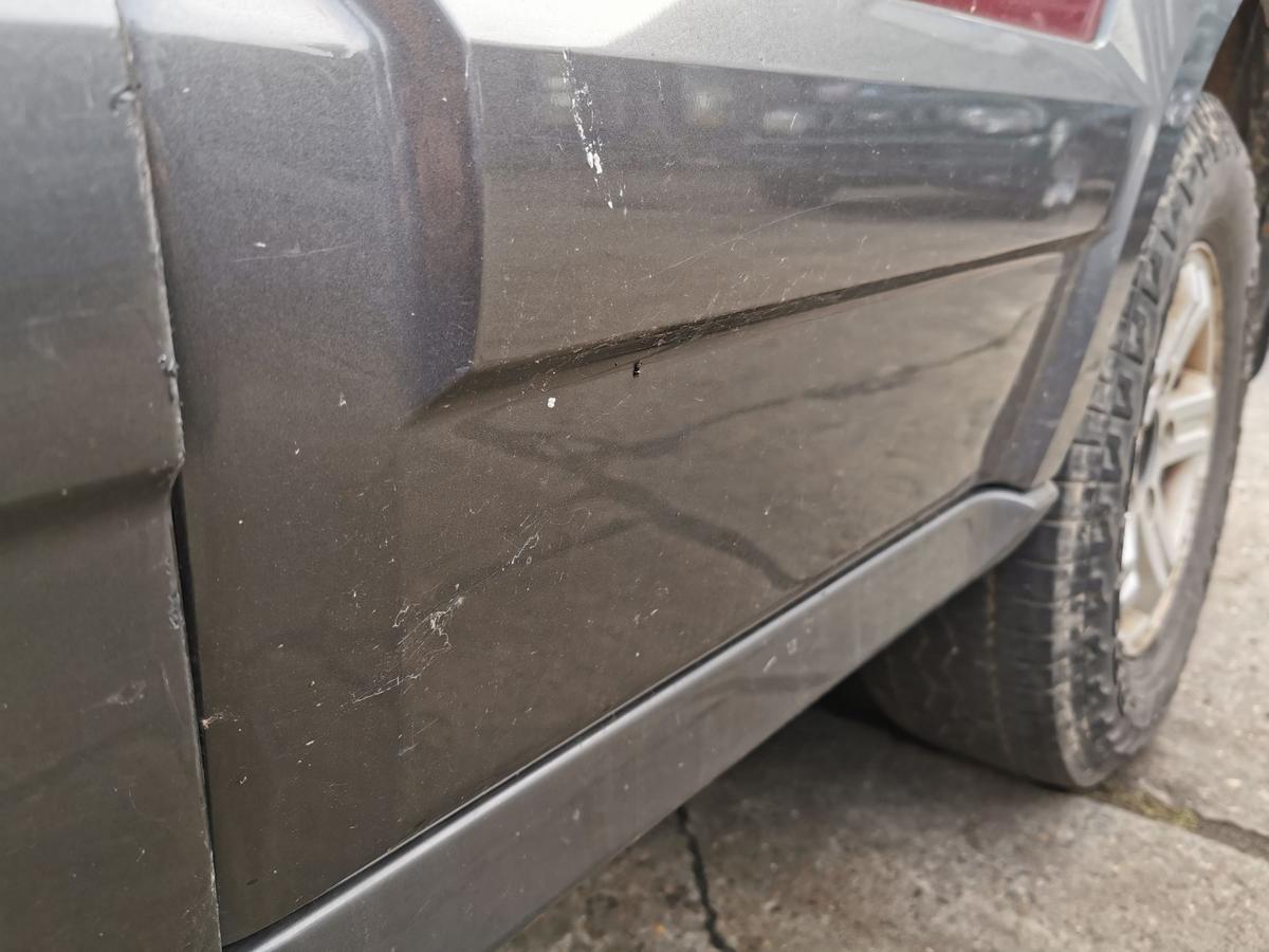 Kia Sorento JC Tür Autotür Rohbautür Fondtür hinten links R9 Ruby Red KRATZER