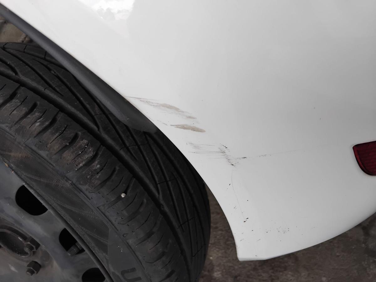 Ford Fiesta JA8 CCN 2013-2017 original Sto&szlig;f&auml;nger Sto&szlig;stange hinten frostwei&szlig;