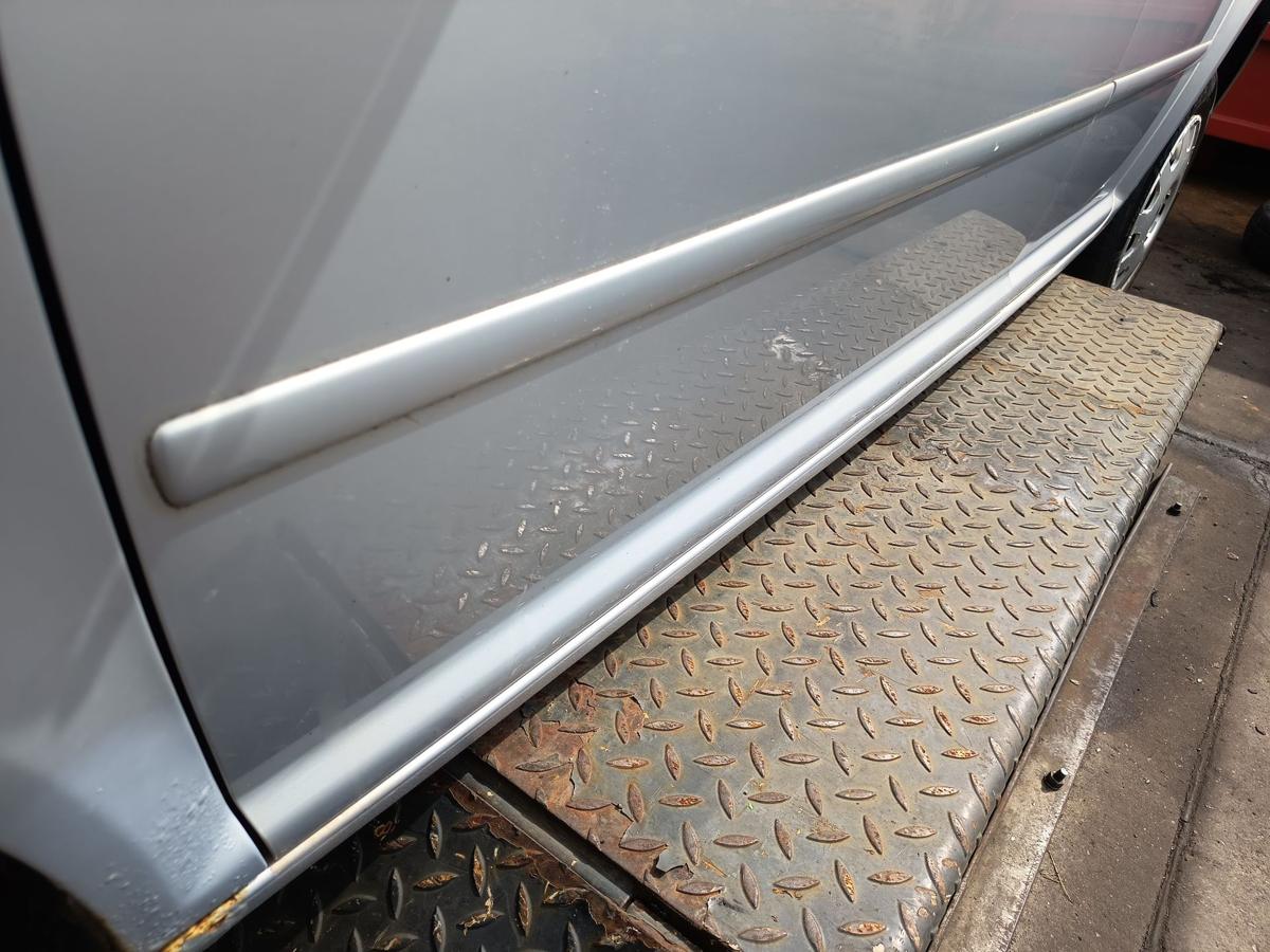 VW Golf IV original T&uuml;r vorn links Fahrer Rohbau B7Z Satinsilber Bj 1998