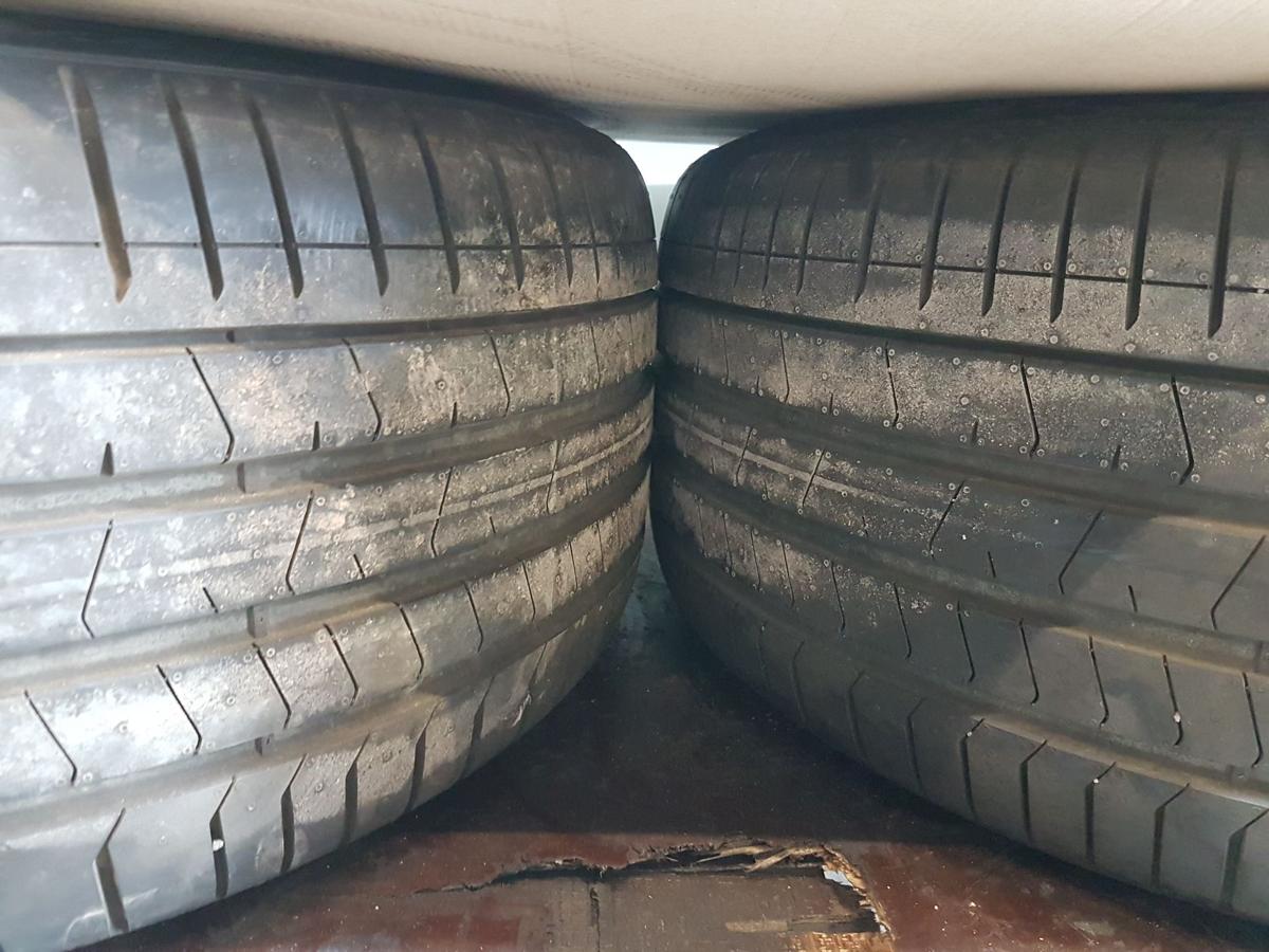 Tesla Model Y Radsatz Alufelgen Bj22 10,5x21 ET48 1188226-00-C 21 Zoll Sommer