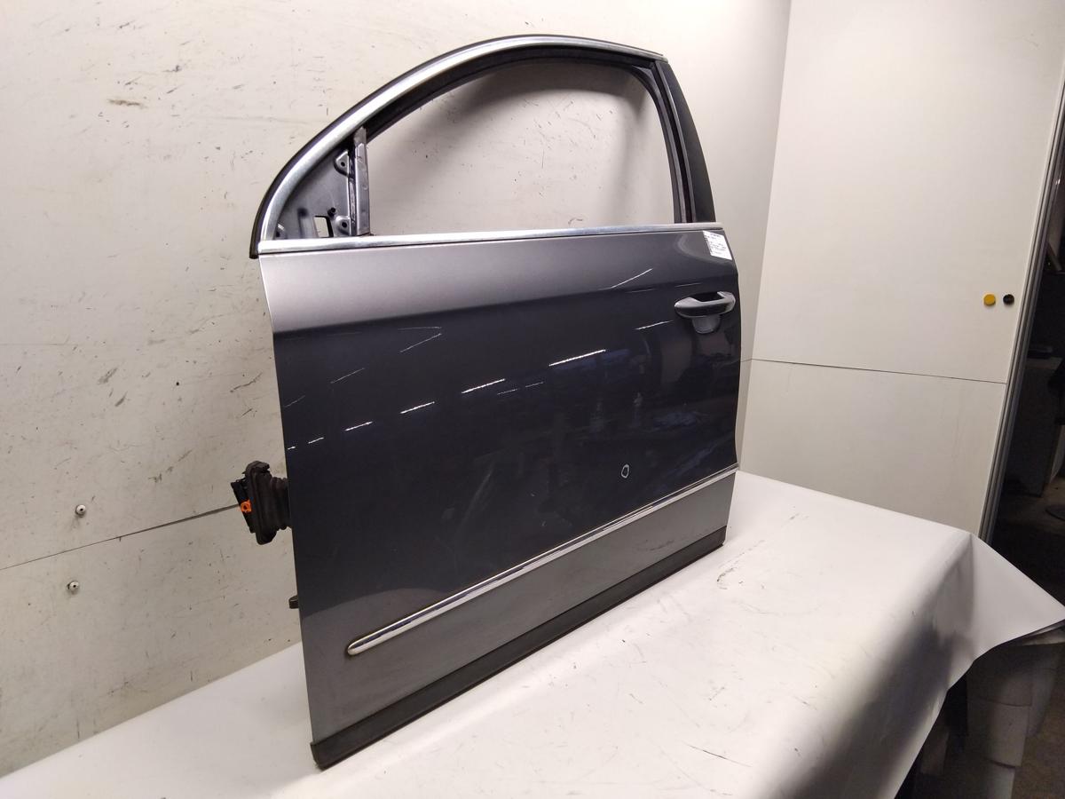 VW Passat 3C original T&uuml;r vorn links LA7T United Grey Metallic BJ2007