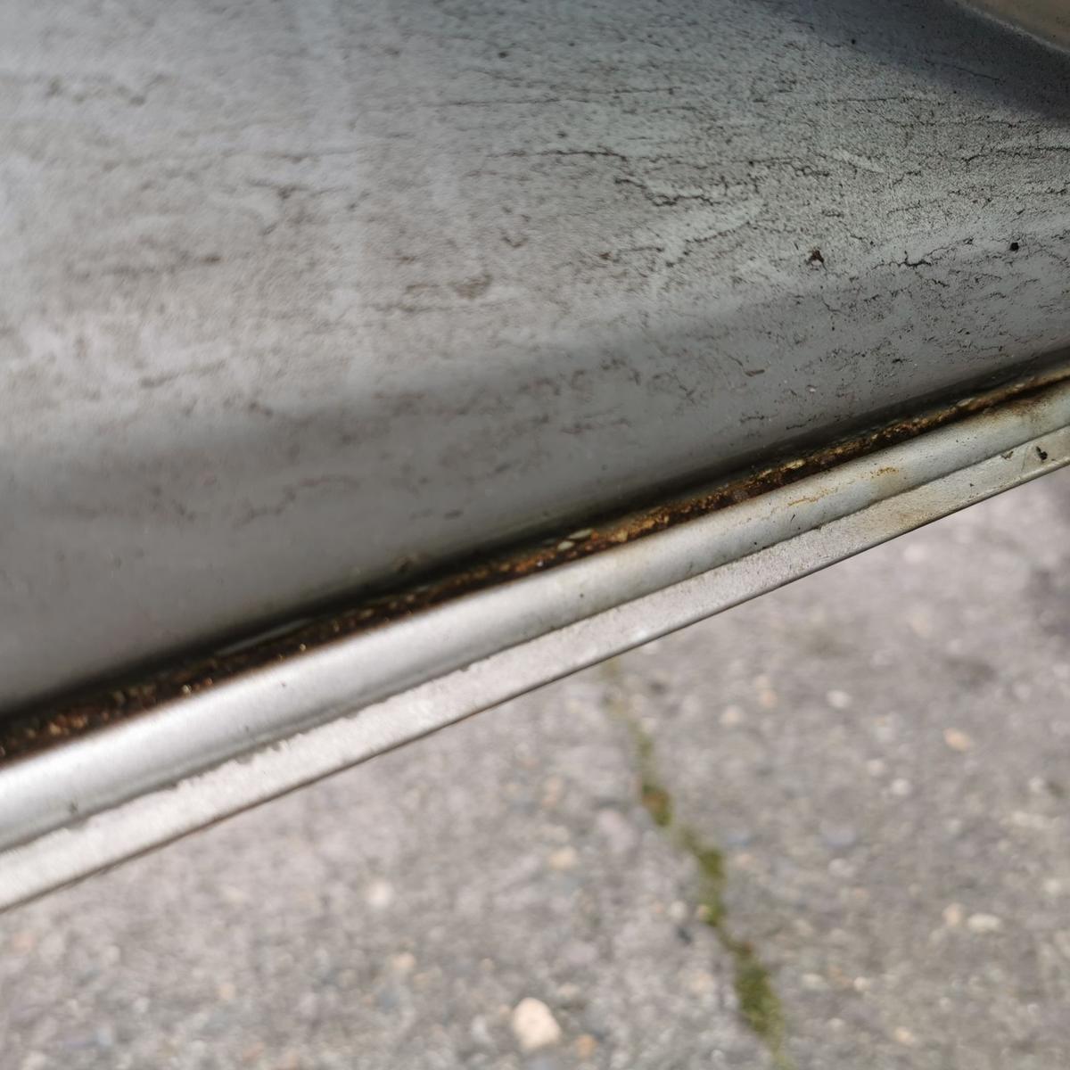 Mazda 2 DY Fahrertür Tür Autotür Rohbautür vorn links 20N Moondust silver TEXT