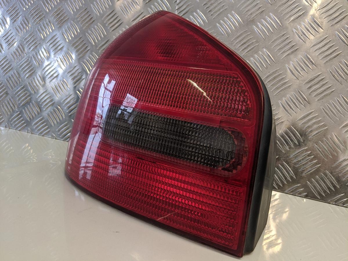 Audi A3 8L Rückleuchte Schlußleuchte Lampe hinten links 8L0945095A