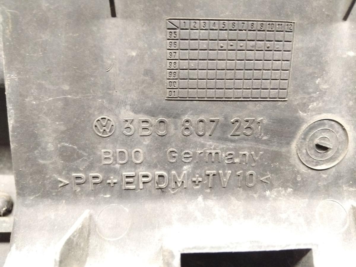 VW Passat 3B original Sto&szlig;f&auml;nger Sto&szlig;stange vorn coloradorotmetallic LB3Y BJ1997