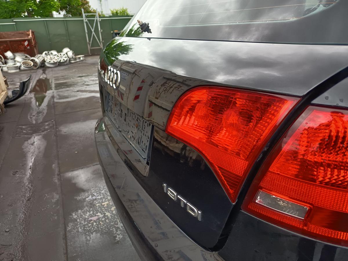 Audi A4 8E B7 Avant original Heckklappe mit Scheibe Z9Y Phantomschwarz Bj 07