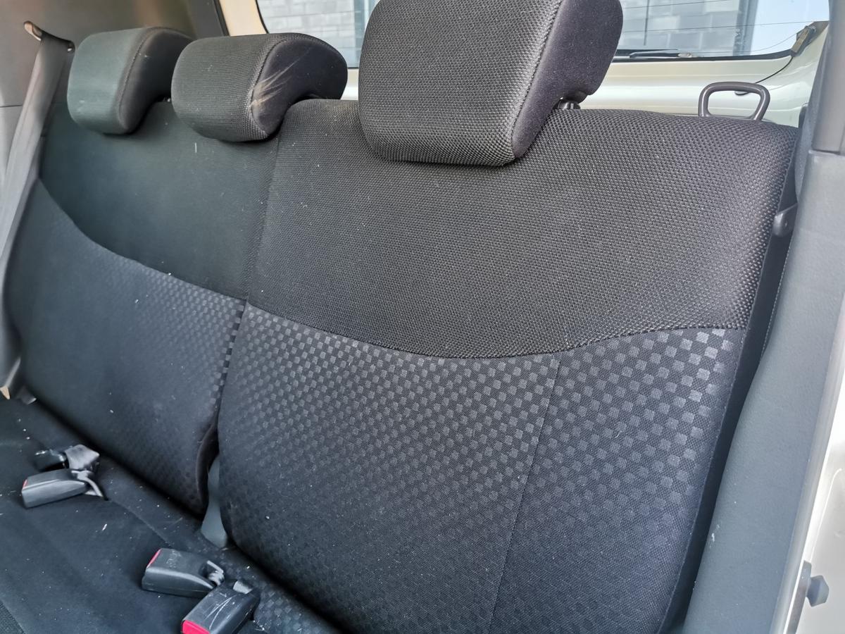 Daihatsu Materia M4 Rücksitz Rücksitzbank Rücksitzlehne Stoff verschiebbar