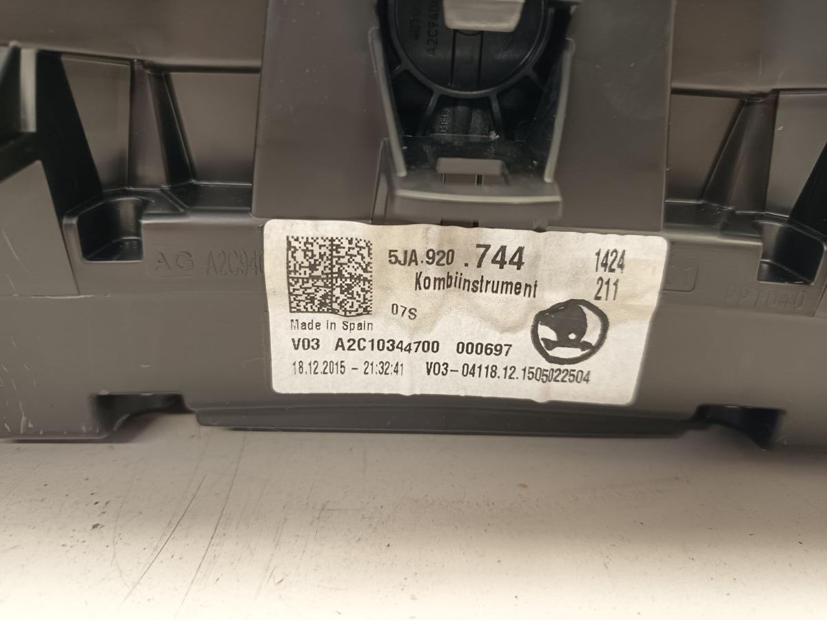 Skoda Rapid original Kombiinstrument Tacho 5JA920810 Baujahr 2016