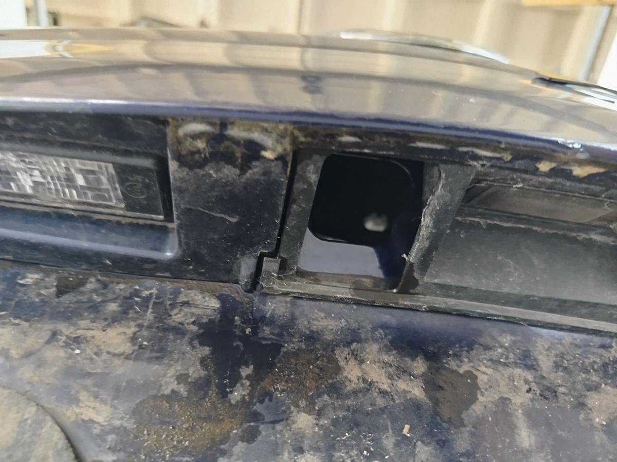 Nissan Pulsar C13M Heckklappe inkl Heckscheibe Rohbau RBR Blue Perl große Delle