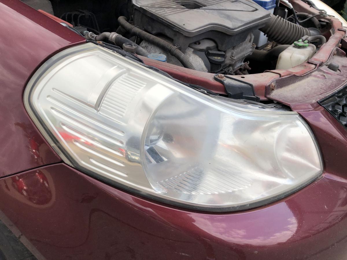 Suzuki SX4 Stufenheck Scheinwerfer rechts Hauptscheinwerfer Halogen Tr&uuml;b Koito