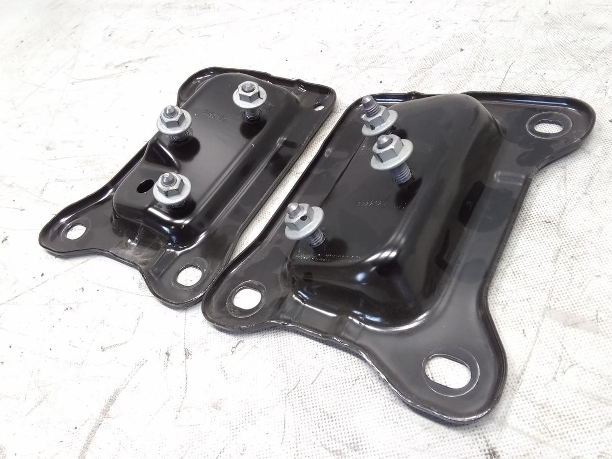 Tesla Model Y original Satz Halter Alutr&auml;ger Sto&szlig;f&auml;nger hinten Bj.2022