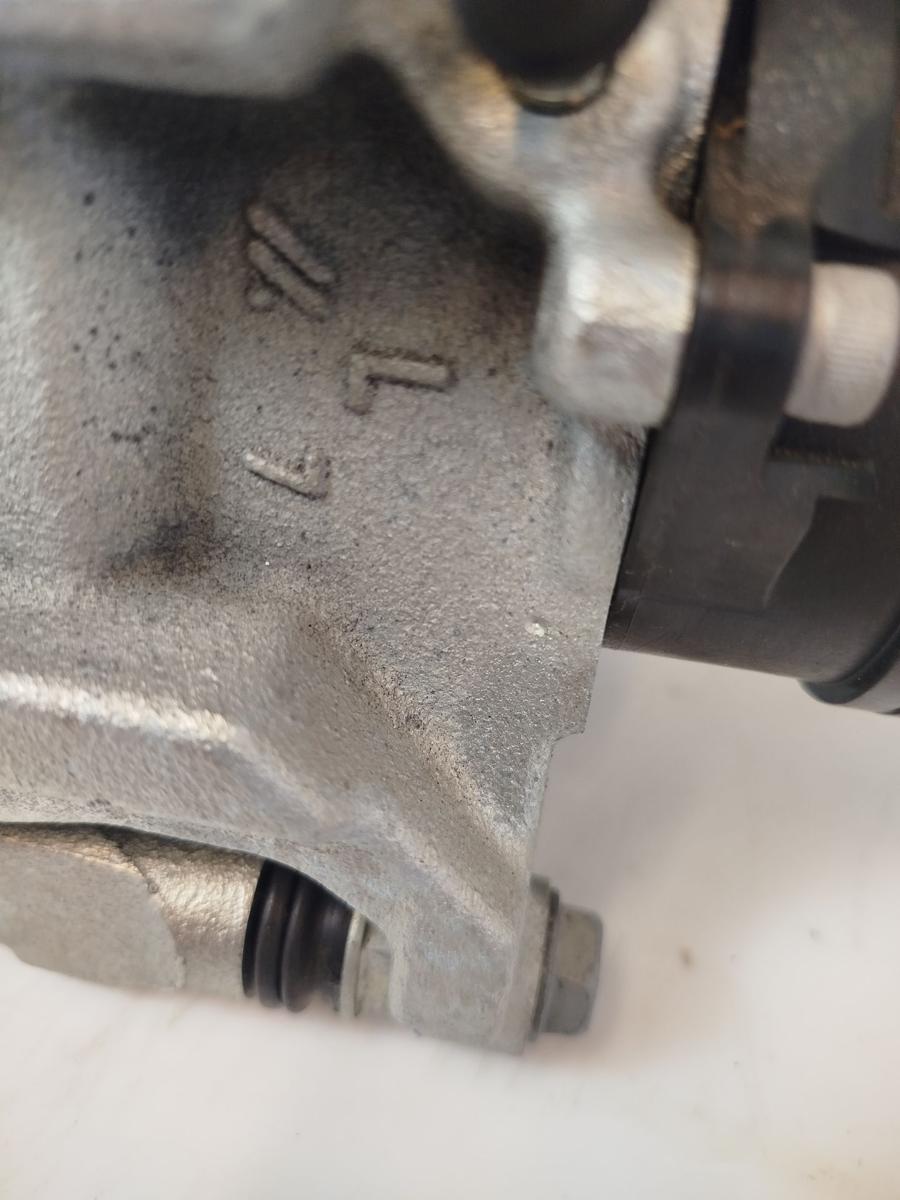 Mitsubishi Eclipse Cross GK0 ab21 Bremssattel hinten links Sattel elektrisch
