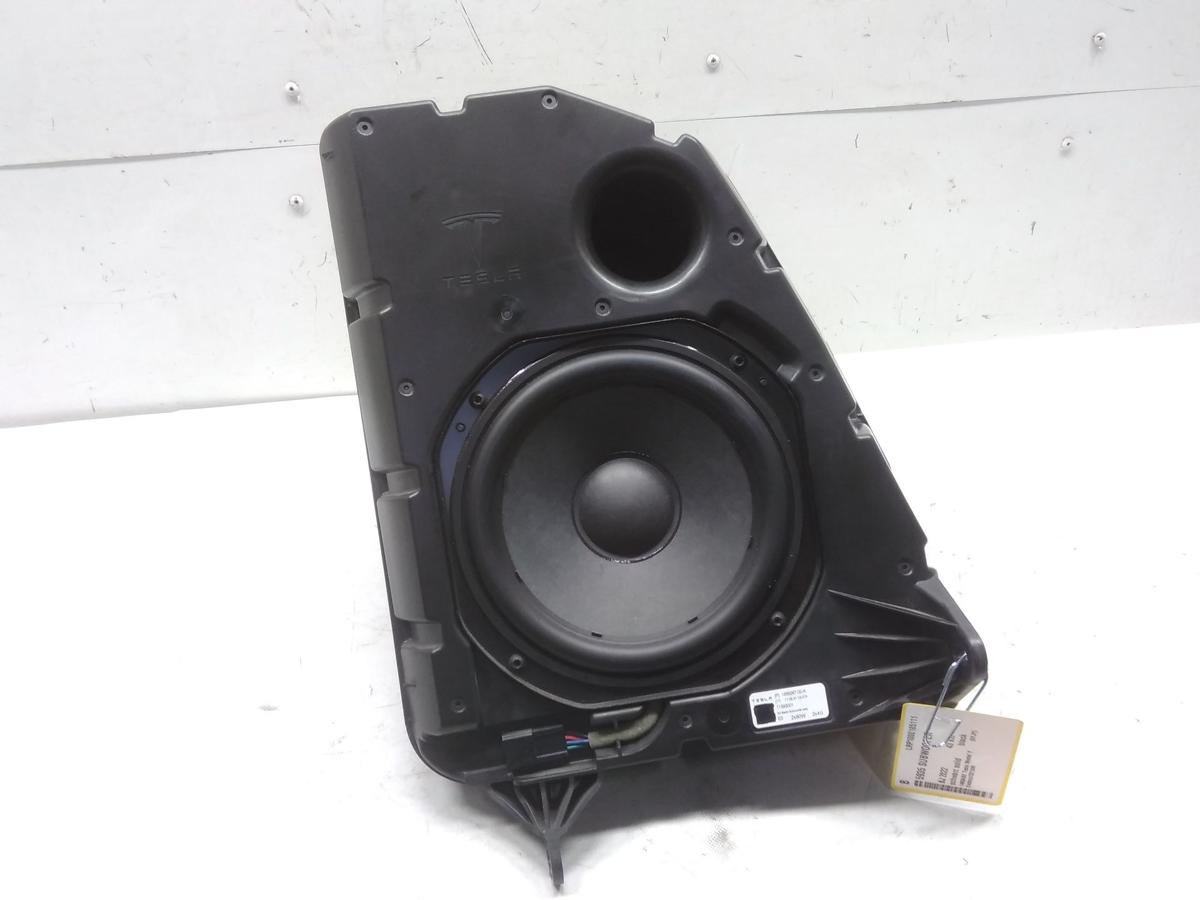 Tesla Model Y original Subwoofer Lautsprecher hinten mit Gehäuse Bj.2022