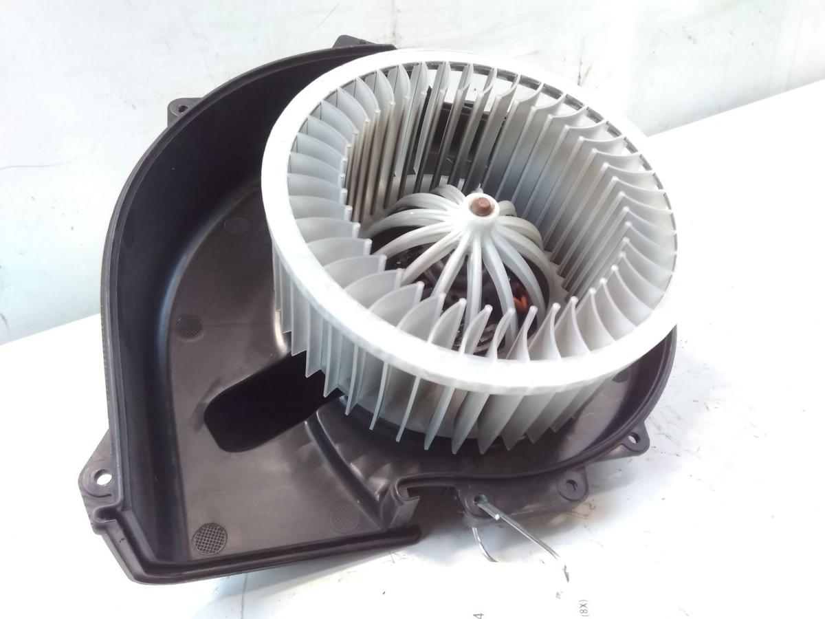 Audi A1 8X Zubeh&ouml;rteil Heizungsgebl&auml;se Klima BJ2010