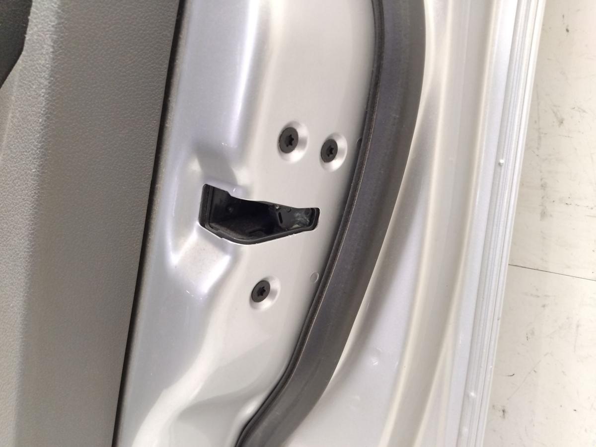 Ford Focus 2 Facelift T&uuml;r vorn rechts Beifahrert&uuml;r polarsilber 5-T&uuml;rer Bj.2009