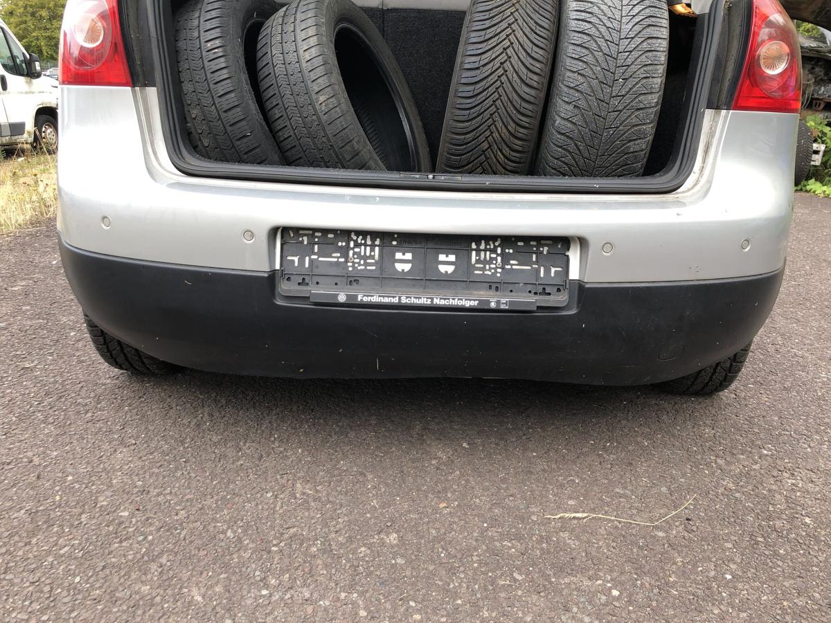 VW Golf 5 1K Sto&szlig;f&auml;nger hinten Hecksch&uuml;rze mit PDC LA7W Reflexsilber Metallic