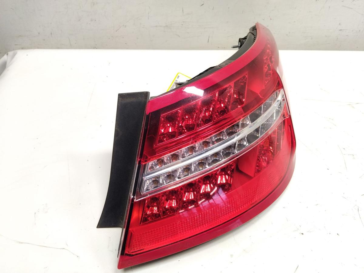 Mercedes E-Klasse Coupe C207 original Rückleuchte Heckleuchte rechts LED Bj.2009