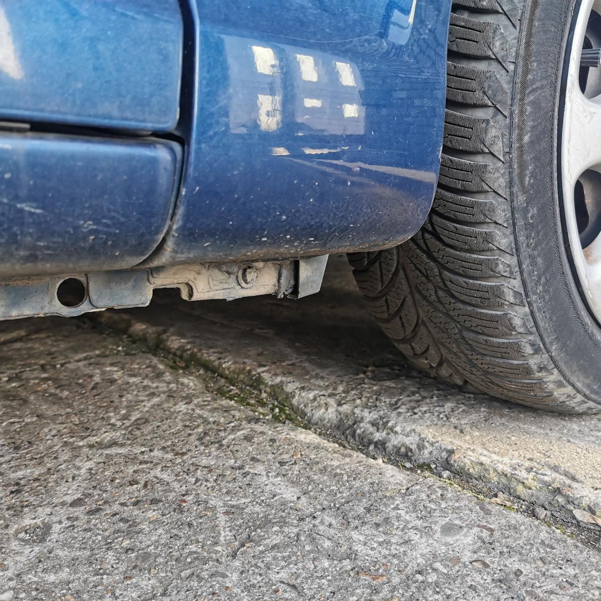 Kotflügel Fender Seitenwand vorn rechts KPL Blau Montebello Peugeot 1007 KM