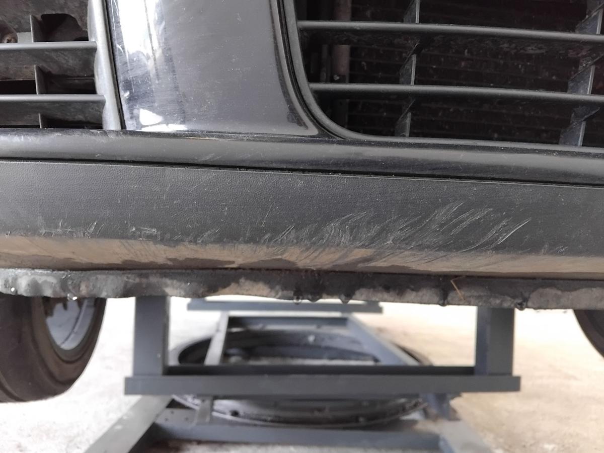 VW Golf 5 1K original Sto&szlig;stange Sto&szlig;f&auml;nger vorn mit SRA BJ2006 L041 brillantschwarz uni