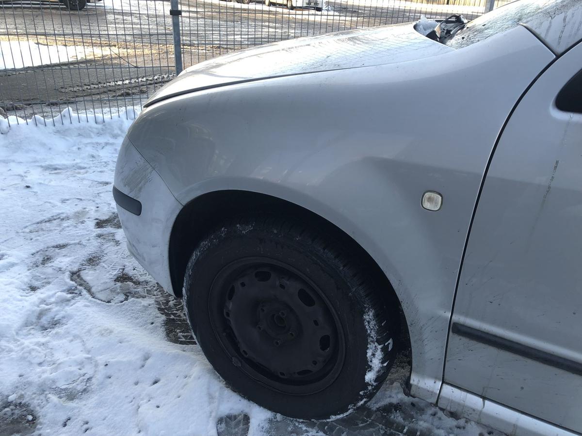 Skoda Fabia 6Y Combi Kotfl&uuml;gel links Fender LF7T Radabdeckung