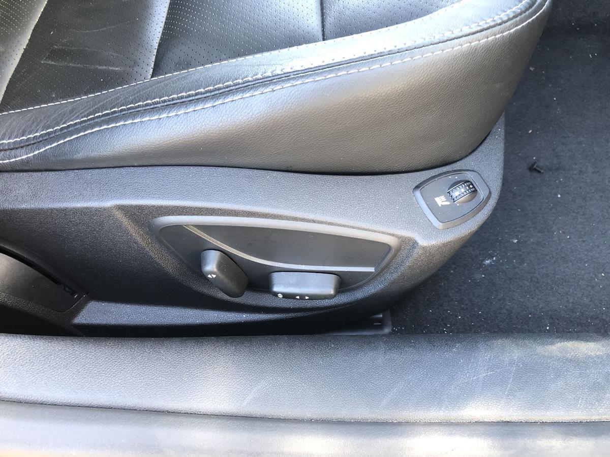 Renault Laguna III original Beifahrerseitz vorn rechts Leder schwarz Bj 2010