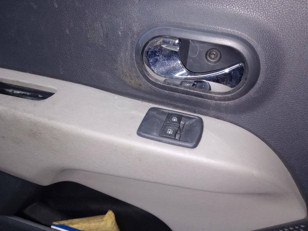 Dacia Lodgy original T&uuml;r vorn links Fahrer D42 Blue Navy Bj 2012