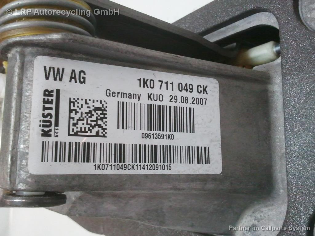 Skoda Octavia 21Z 2,0TDI 103KW 6-Gang Schaltgetriebe Schaltbock 1K0711049CK Schaltkulisse