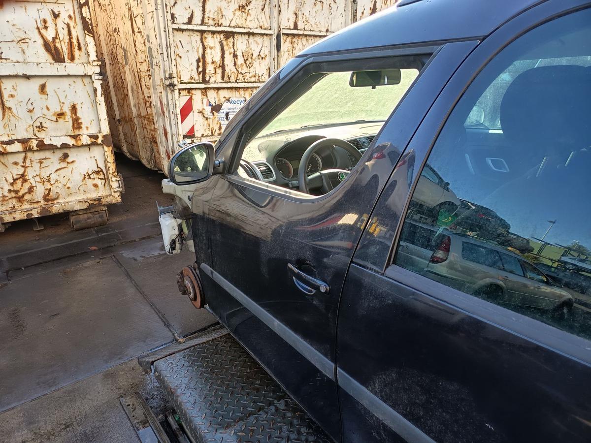 Skoda Roomster 5J original Tür vorn links Fahrer F9R Black Magic Bj 2010