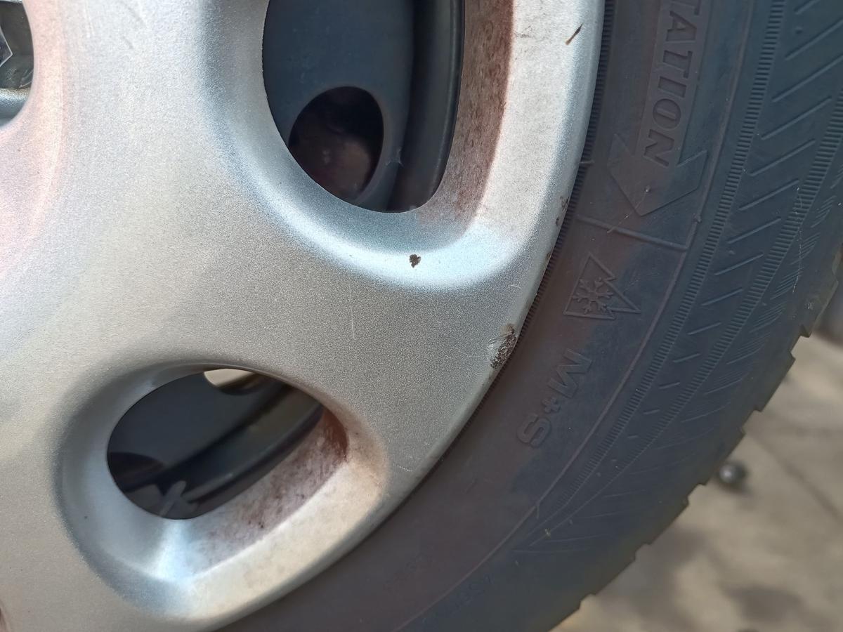 Peugeot 206 orig Stahlfelgen Satz mit Winterreifen 175/65R14 DOT Bj 2022