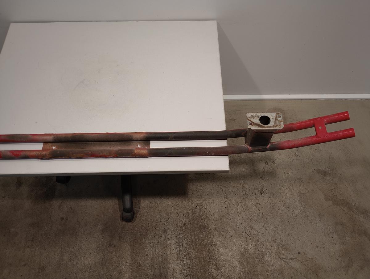 Suzuki Swift III orig Sto&szlig;stangentr&auml;ger hinten ZCF Bright Red 5 Bj 2006