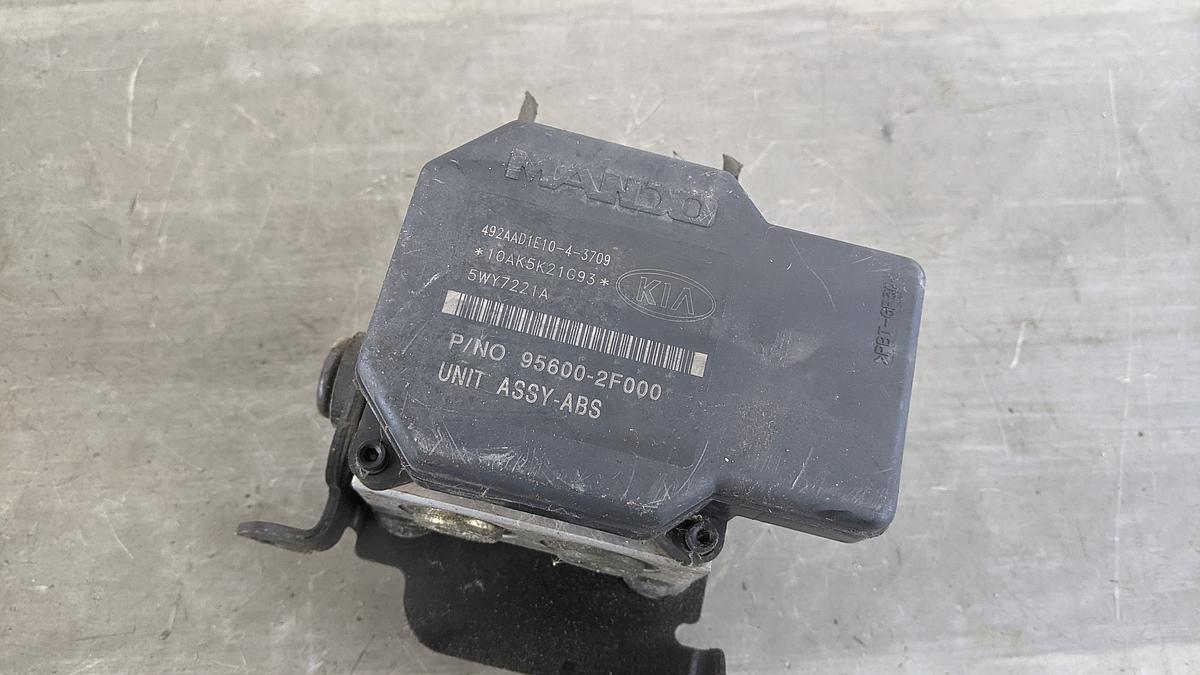 Kia Cerato FE ABS Hydroaggregat Block Mando BH60104900 589202F000