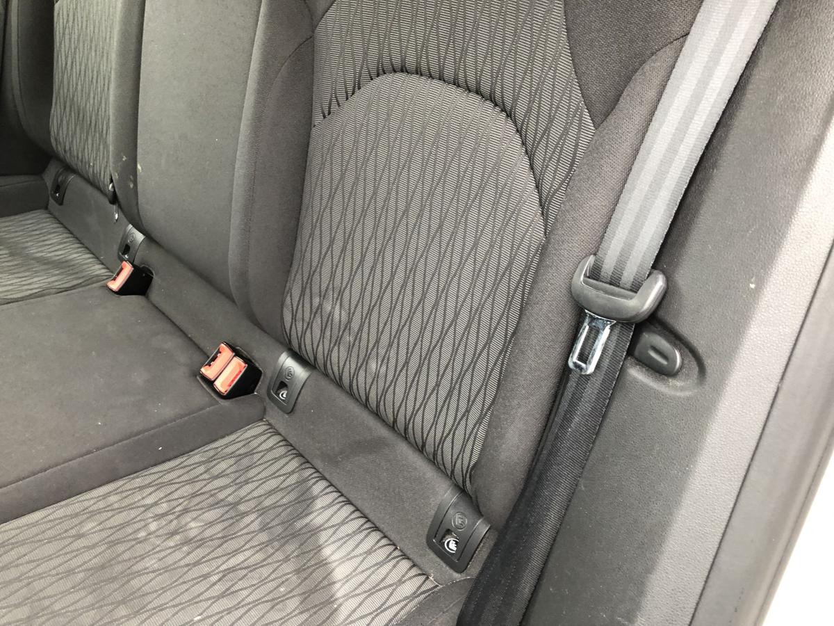 Seat Leon III 5F Rücksitzbank Sitzbank hinten Rückbank Stoff ISOFIX