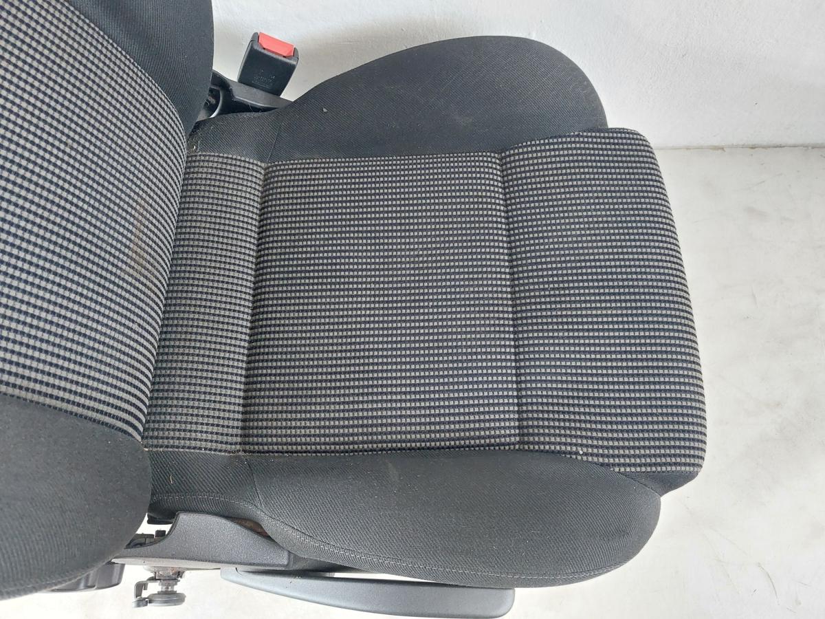 VW Golf 4 Bora 1J Variant Sportsitz Sitz vorn rechts Beifahrersitz Stoff 5 türer