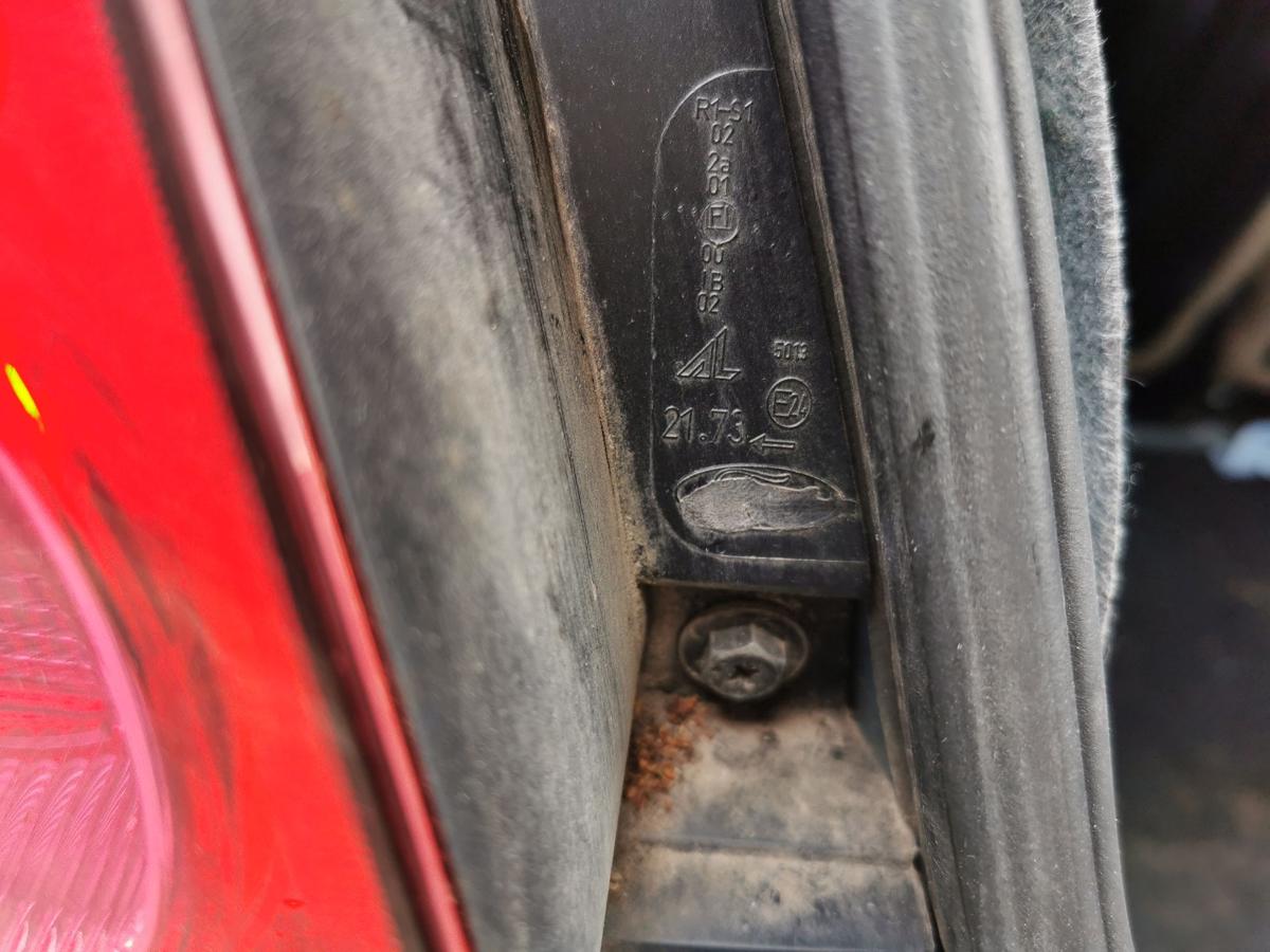 Ford KA RU8 Rückleuchte Schlussleuchte Rücklicht Lampe hinten links