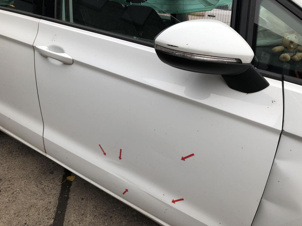 VW Golf Sportsvan AUV ab17 Tür vorn rechts Beifahrertür LC9A beschädigt