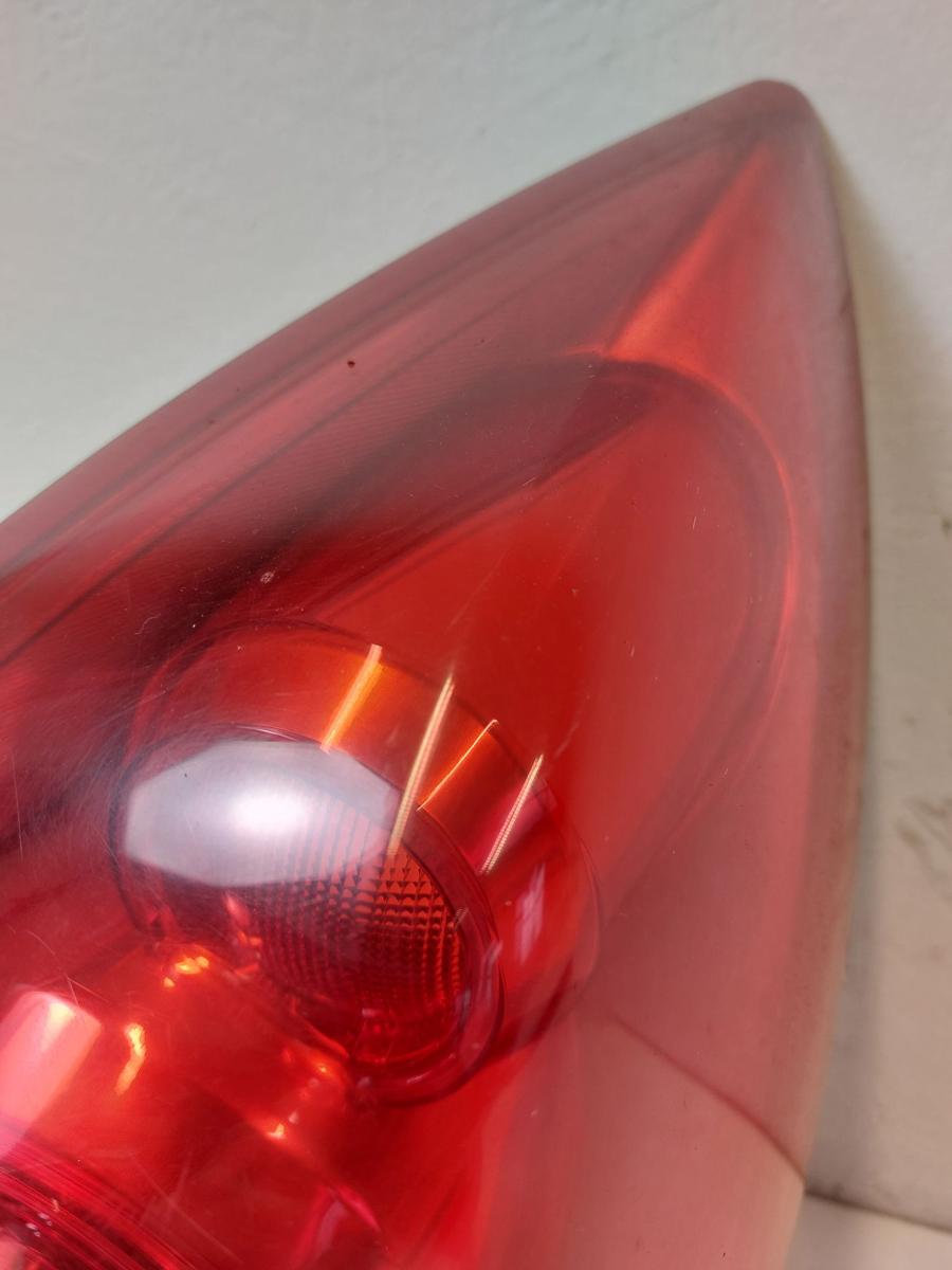 Nissan Primera P12 Fliessheck R&uuml;ckleuchte rechts R&uuml;cklicht Heckleuchte 5t&uuml;rer