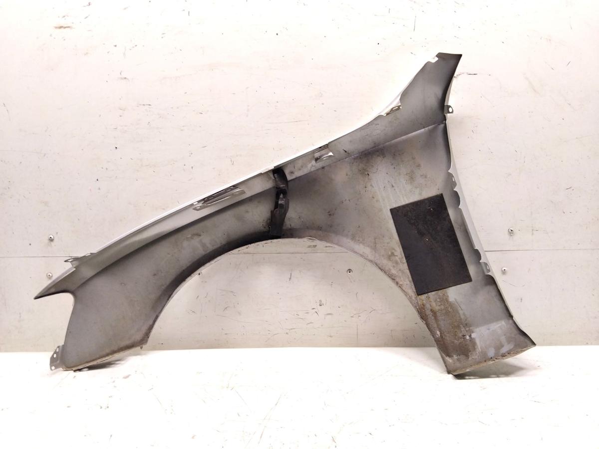 Audi A4 8K B8 original Kotfl&uuml;gel vorn rechts eissilbermetallic LX7W Bj.2009