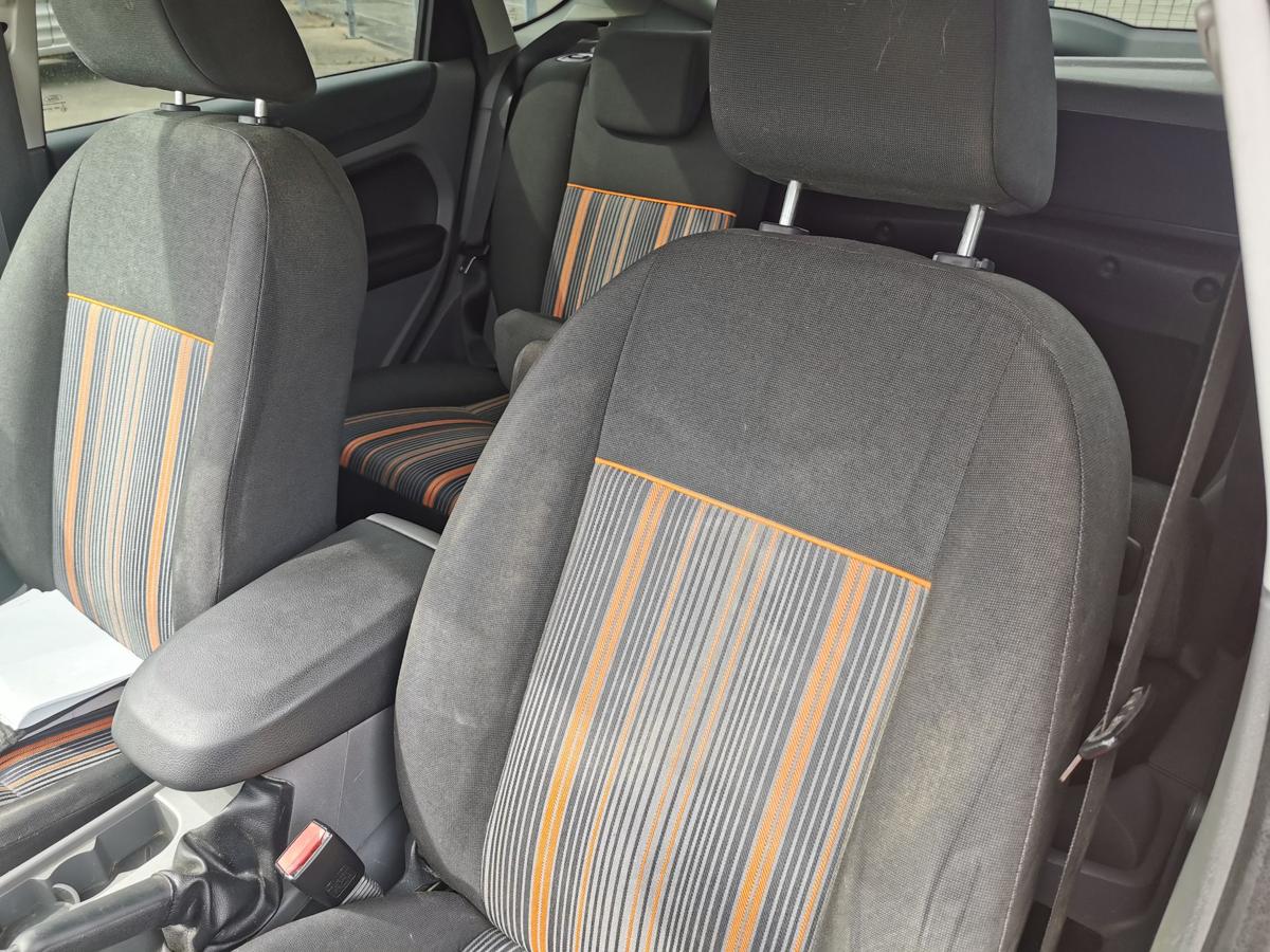 Ford Focus DA3 Fahrersitz Sitz Autositz vorn links Stoff 5 Türer