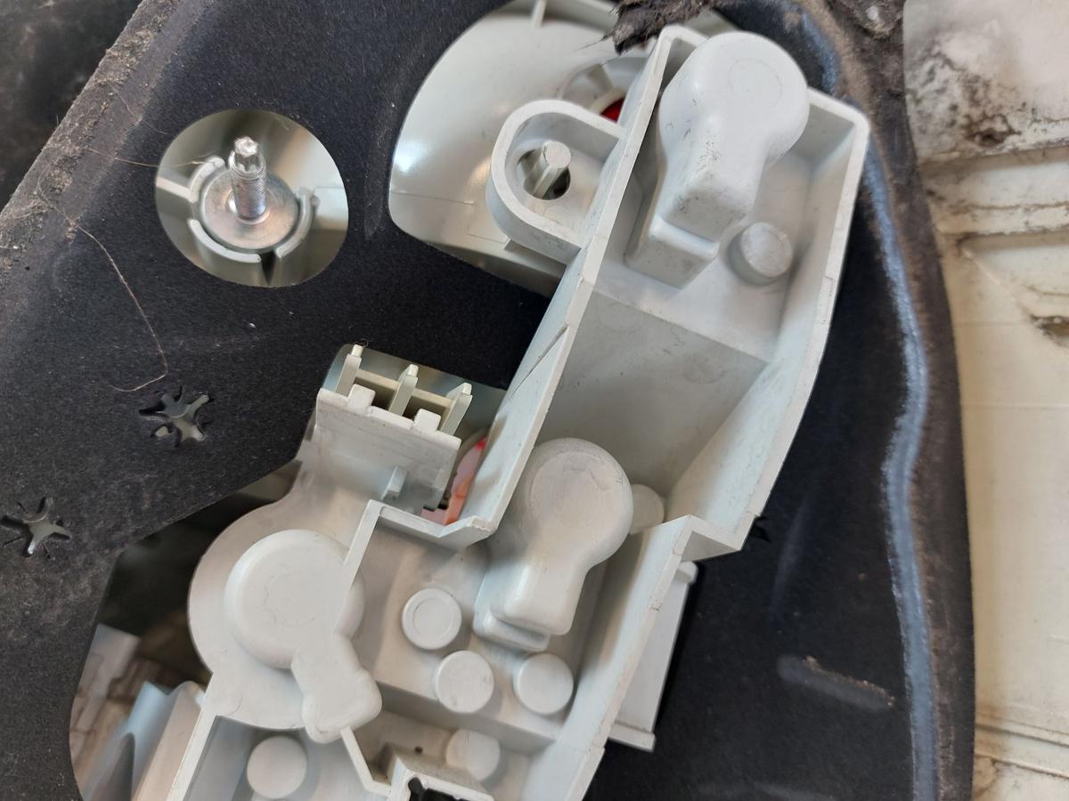 BMW 1er E87 LCI ab07 R&uuml;ckleuchte links R&uuml;cklicht R&uuml;ckscheinwerfer Heckleuchte